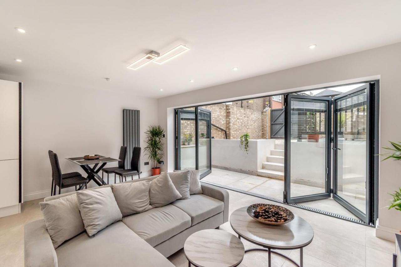 Modern Garden Flat With Private Parking Apartment London Bagian luar foto