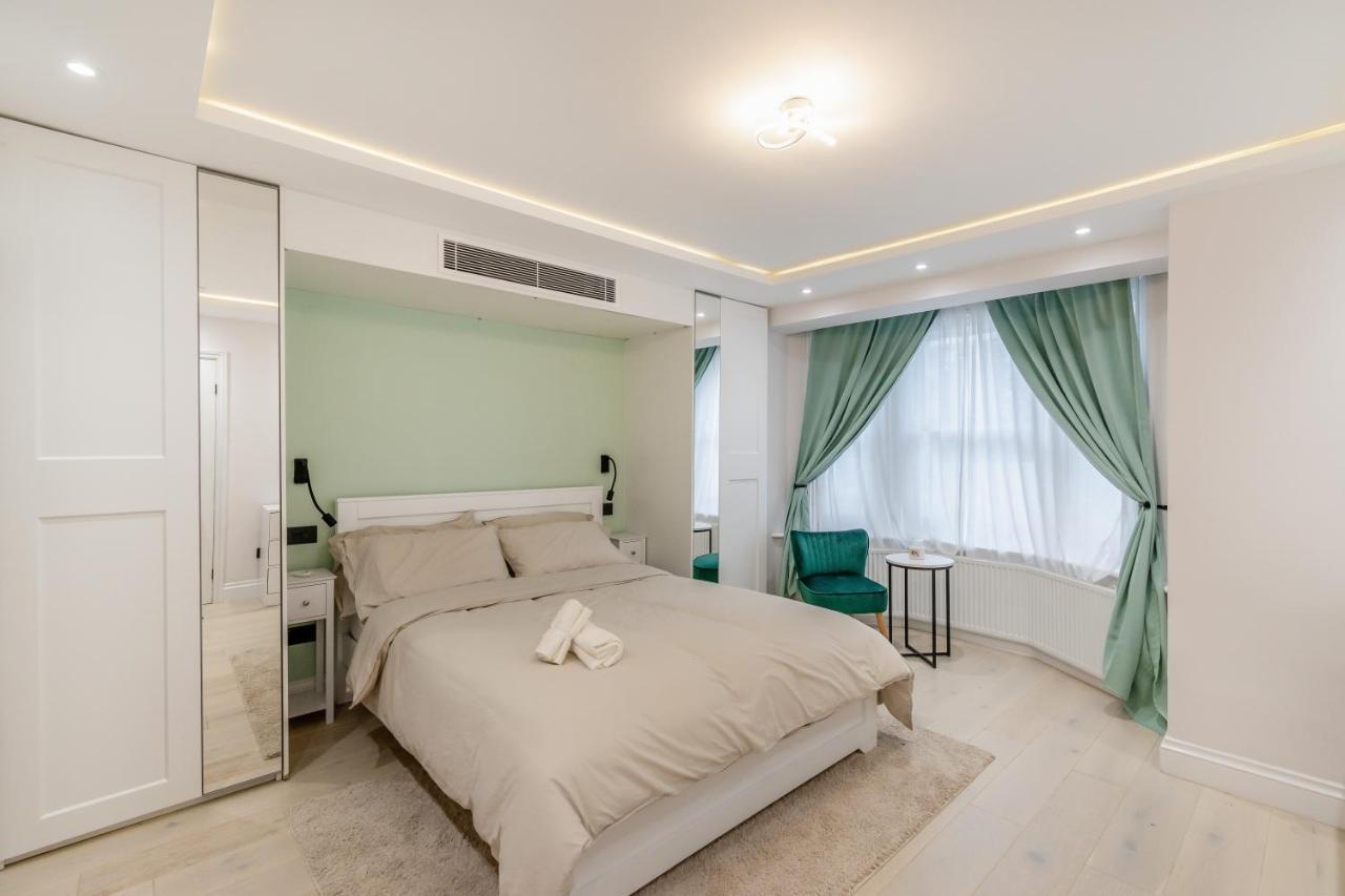 Modern Garden Flat With Private Parking Apartment London Bagian luar foto