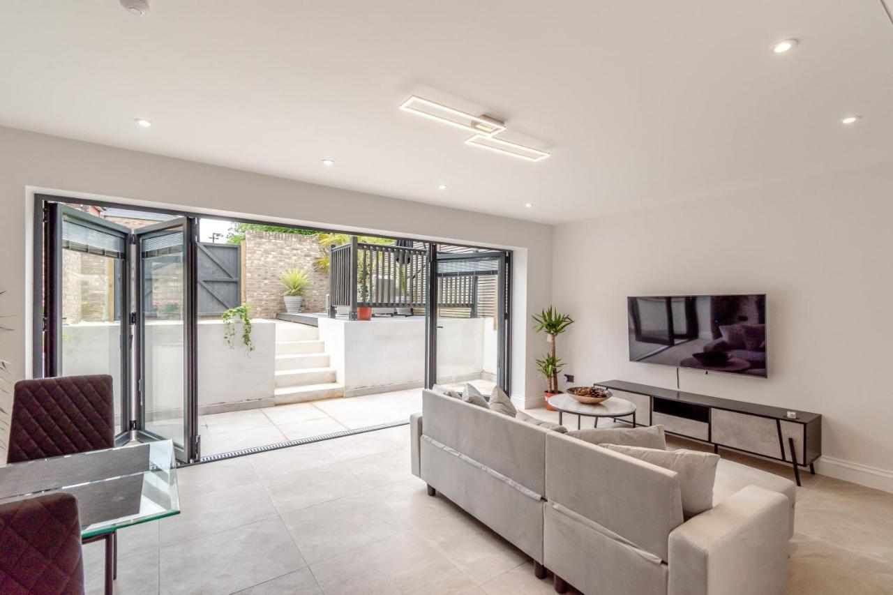 Modern Garden Flat With Private Parking Apartment London Bagian luar foto