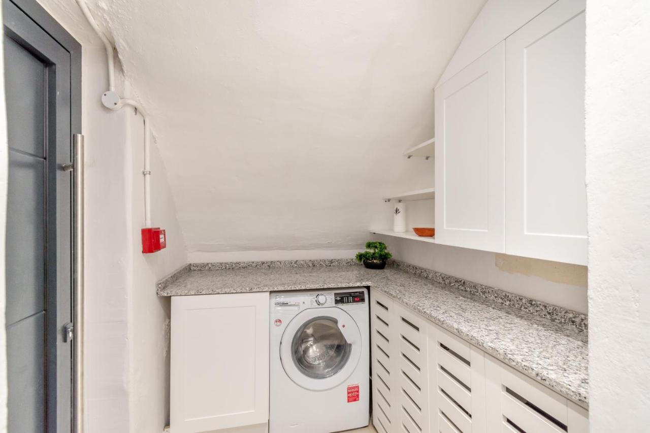 Modern Garden Flat With Private Parking Apartment London Bagian luar foto
