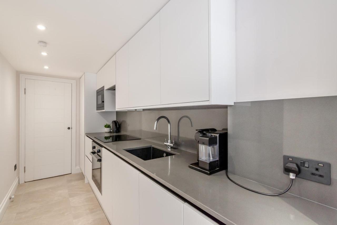 Modern Garden Flat With Private Parking Apartment London Bagian luar foto
